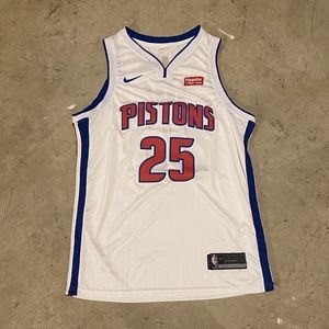 Derrick Rose Detroit Pistons Jersey